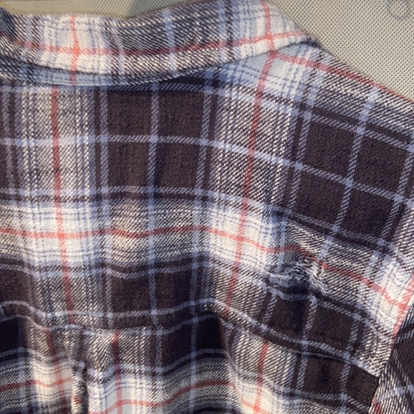 American Eagle Outfitters Distressed Flannel in Size Medium - Picture 6 of 6